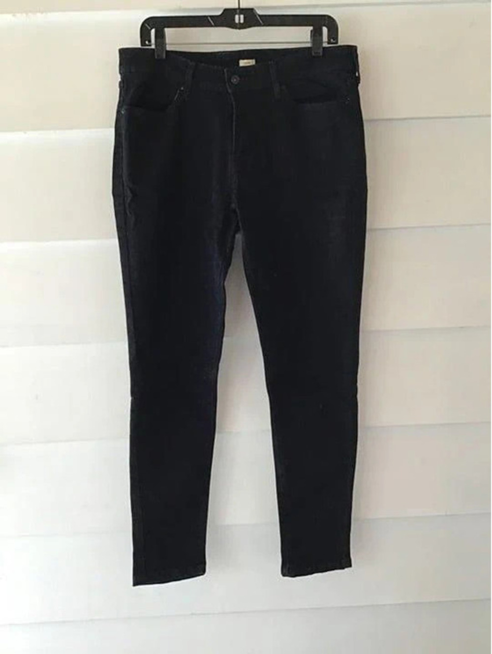 Size 32 Black Legging Jeans #394